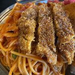 お食事処 ひぜん - カツ左側はウスターソース。。