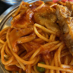 お食事処 ひぜん - カツめくると、ちょっとソースが。