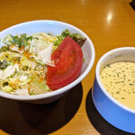 木こり家 - スープセットのサラダとコーンスープ