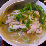 香巴拉 - 半鶏タン麺（定食の一部）