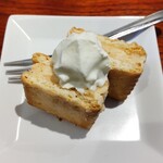 灼味噌らーめん 八堂八 - 手作りイチゴアイスサンド 100円