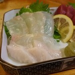 野路菊 - コリッと厚い身を食べれば広がる甘みと幸福（ヒラメ刺身）