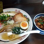 麺や横丁 縁日 - 「 横丁ラーメン 」と「 まかない飯・チャーシュー丼 」