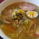 あいな亭 - 五目どころか、十目以上の具だくさんボリューム。五目ラーメン！