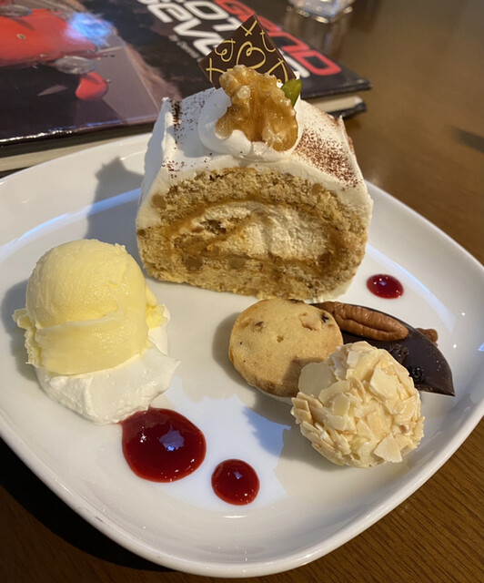 ラ クロンヌ ドル La Couronne D Or 五橋 カフェ 食べログ ラ クロンヌ ドル La Couronne D Or 五橋 カフェ 食べログ