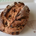 メーメーベーカリー - くるみとカランツ