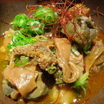肉魚ダイニング　艶吉 - モツ煮込み　アップ