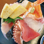 Sushi Ishida - 海鮮丼、真上から別角度で！