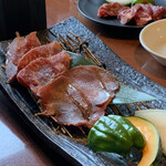 Teburu Oda Baikingu Yakiniku Oudou Oshikuma - 