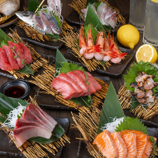 Approximately 20 types of sashimi are available!