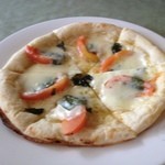 ボルカノ三原牧場店 - トマトとバジルのピザ