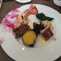Lounge & Dining G - (Main Dish)オマール海老と特選和牛のグリル、鯛のポワレ