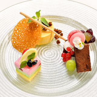 アフタヌーンティー 完全個室 7種のスイーツ 5種のセイボリー ティーセレクション14種類3時間飲み放題 フィオーリア アリア ブル Fioria Aria Blu 六本木 ダイニングバー 食べログ