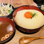 難波 炭焼笑店 陽 - 名物
ふわとろ親子丼
♡