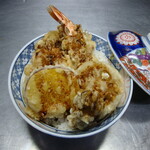 Kakuseikan - 自家製の甘辛いたれで頂く天丼。