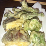 居酒屋ん - 料理写真:気まぐれ天麩羅　蕗の薹（ふきのとう）・椎茸・タラの芽