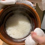 おみ乃 -   ・新潟県南魚沼の笠原農園産コシヒカリ
      　  の土鍋炊き