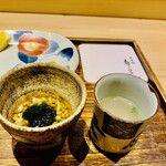 日本橋 蕎ノ字 - ☆蕎麦の実と浜名湖産の舞阪生海苔。
      ☆シジミと昆布出汁。
      ◎生海苔の磯の香りが風味豊か。舞阪生海苔は浜名湖ブランドの「青海苔」。
      