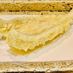 日本橋 蕎ノ字 - ■きす
      ☆淡路島産のきすは身が大きくふっくらして美味い。
      ◎塩でひと口、残りは天つゆで頂く。