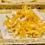 日本橋 蕎ノ字 - ■桜えびかき揚げ
      ☆駿河湾の桜えび。甘みと香ばしさは何とも言えない美味さ。