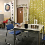 はなちゃんうどん  - テーブル席からの激写！新鮮！
      いつもカウンターなんで…