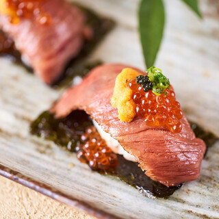 ＜肉寿司＞食べた瞬間口の中が幸せになります！