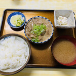 泉食堂 - 「もつ煮込み定食」790円税込み