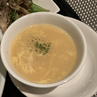 雪園 京橋店 - 卵スープは上品な味