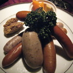 バー・バーンズ - ソーセージ５種盛り
