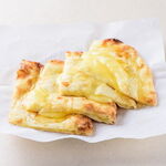 honey cheese naan