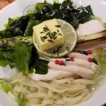 麺屋 六感堂 - わかめラーメン (白はまぐり出汁の塩バター風味)