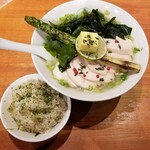 麺屋 六感堂 - わかめラーメン＋じゃことレタスのバターライス