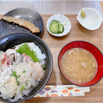 マル佑 - オススメ丼定食