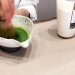 一千花 - お抹茶もその場で立てたて。