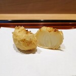 てんぷら 近藤 - 小玉ねぎ(夕張)