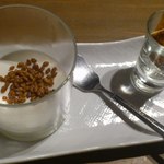 デザート　左のムースはほうじ茶の香りが最高