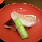 日本料理FUJI - 赤むつ・うるい・椎茸の椀物。優しく沁みます
