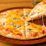4종 치즈 피자