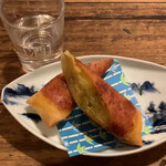 居酒屋　ちょーちょ - 安納芋とクリームチーズ春巻き　350円
      2020/12 by  みぃこのごはん日記