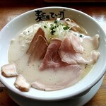 麺屋ていじ - 移転前と変わらない感じだがスープがぬるすぎる