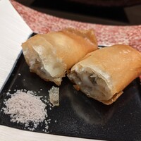 恵比寿 鮨 ふじまさ - ふぐの白子と皮の春巻き