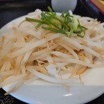 油そば専門 麺ism - モヤシ