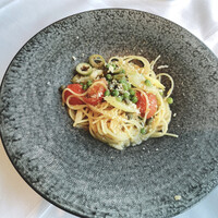 リストランテ･ヒロ チェントロ 丸ビル店 - プッタネスカソース　蛸が苦手で抜いてもらいました
