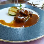 ビュッフェ＆カフェレストラン ナイト＆デイ - 牛フィレ肉とフォアグラのソテー ロッシーニ風 トリュフ風味のソース