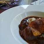 ビュッフェ＆カフェレストラン ナイト＆デイ - 牛肉のラグー 茸のフリカッセ チーズの軽いグラチネ