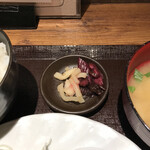 Akaoniya - 定食のお新香