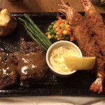 ハングリータイガー - オリジナルハンバーグと海老フライ　3,080円(税込)