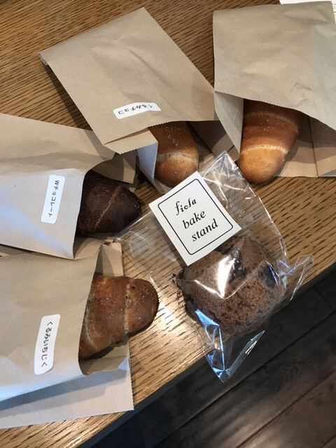 Fiola Bake Stand フィオラ ベイク スタンド 環状通東 パン 食べログ Fiola Bake Stand フィオラ ベイク スタンド 環状通東 パン 食べログ