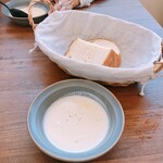 ビストロ コパン - 2021.04.09 新玉ねぎのスープ＆パン