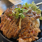 レッドロック 三宮東店 - ステーキ丼　ご飯、肉大盛り